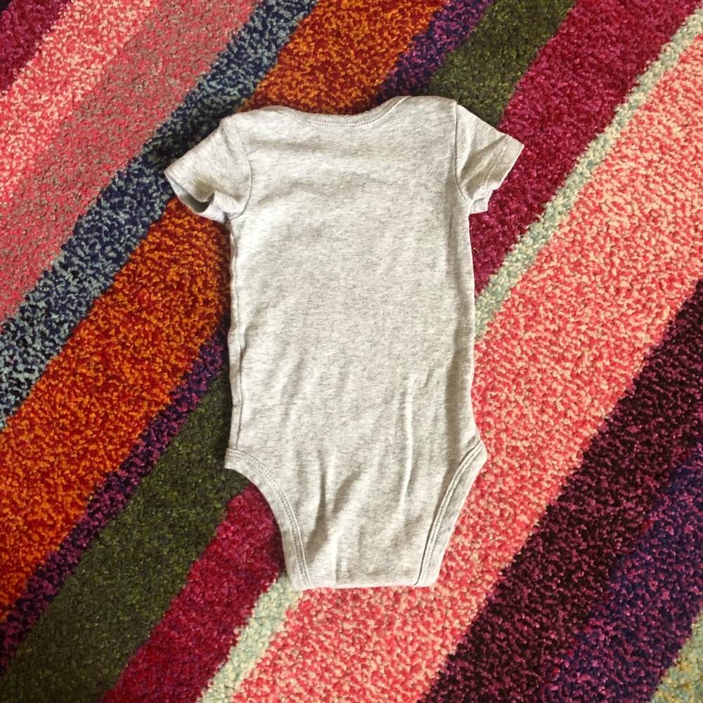 5 ONESIES BUNDLE - Picture 13 of 16